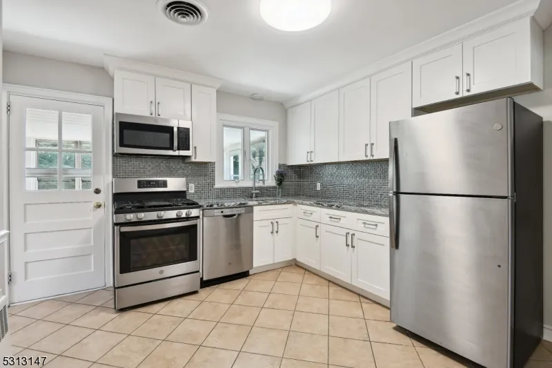 990 Washington Ave Hohokus, NJ 07423