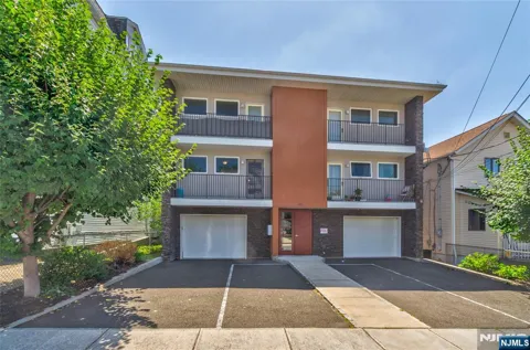 148 Oakwood Avenue A