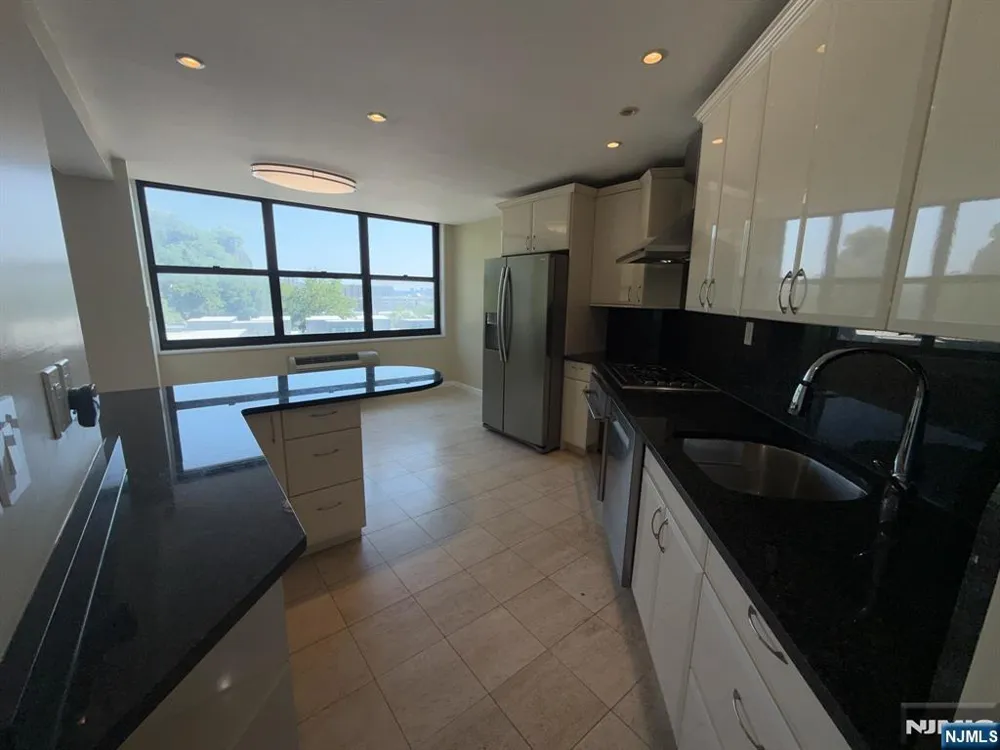 7004 Boulevard East 7C Guttenberg, NJ 07093