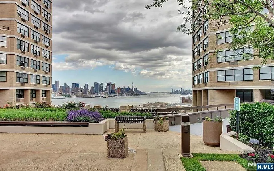 7004 Boulevard East 7C Guttenberg, NJ 07093