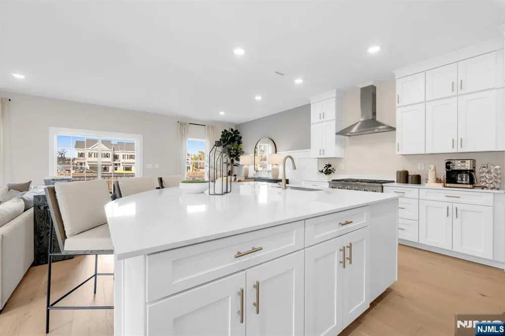 14 Belmont Place Oakland, NJ 07436