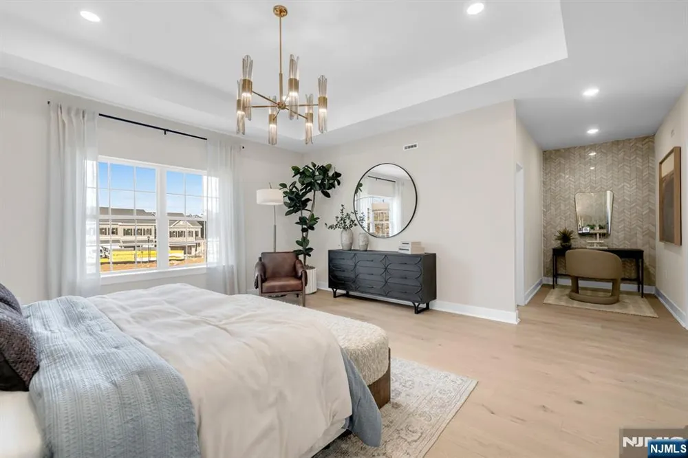 14 Belmont Place Oakland, NJ 07436