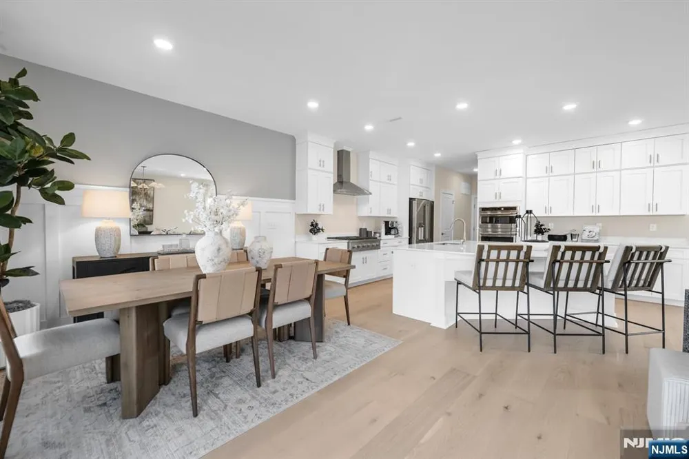 14 Belmont Place Oakland, NJ 07436