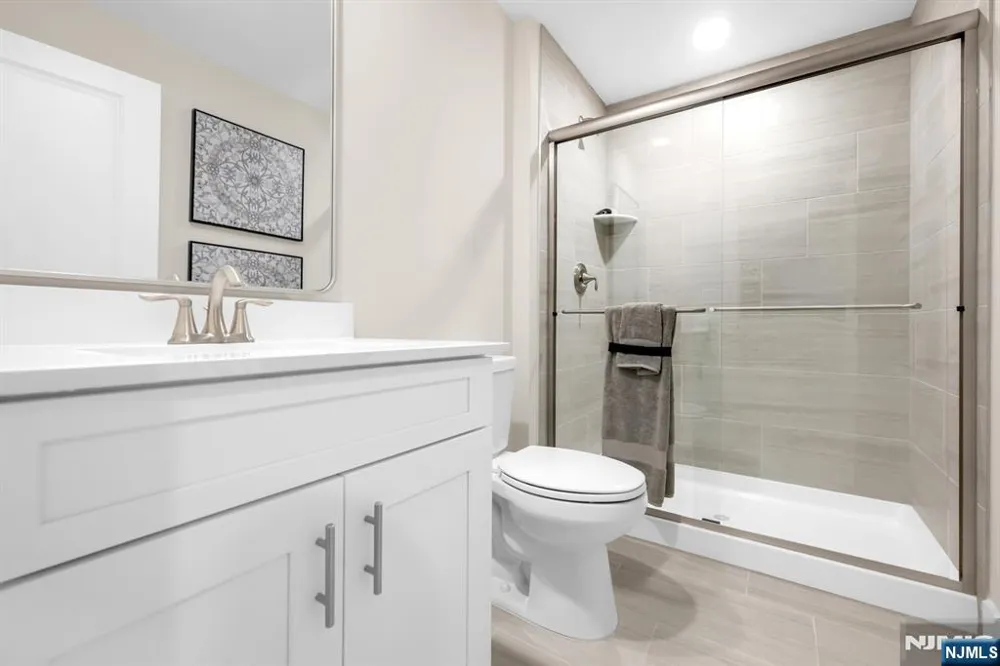 14 Belmont Place Oakland, NJ 07436