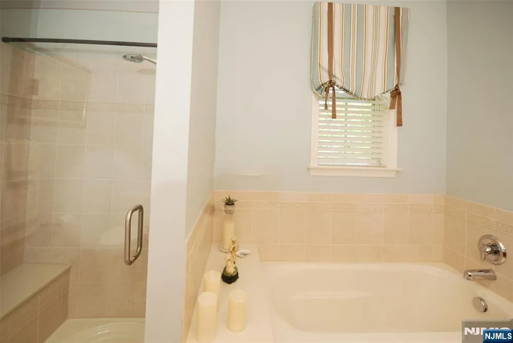 4 QUARRY Drive B3 Woodland Park, NJ 07424
