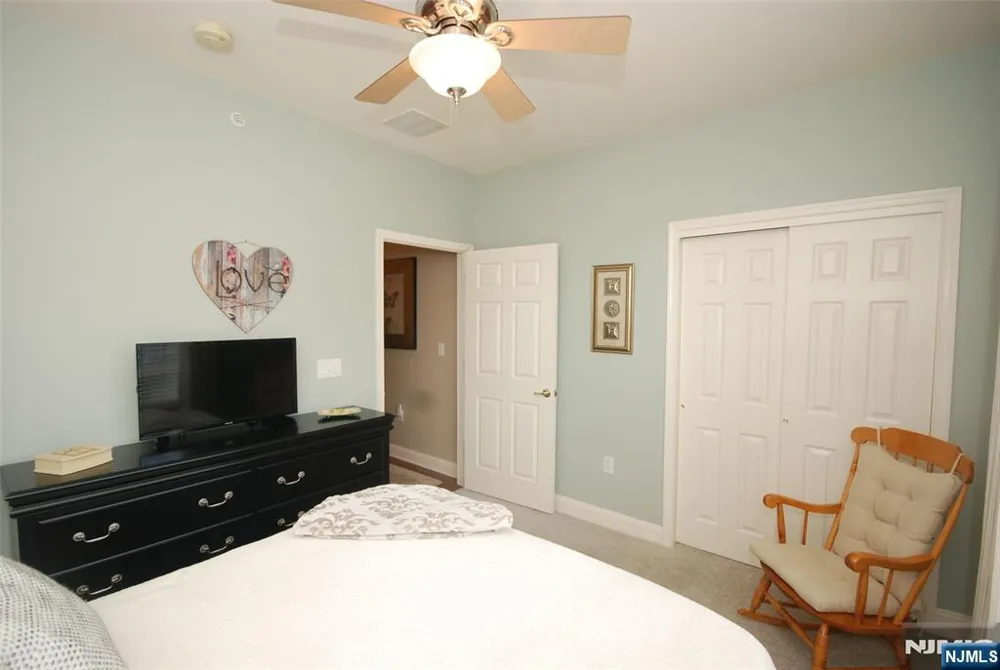 4 QUARRY Drive B3 Woodland Park, NJ 07424