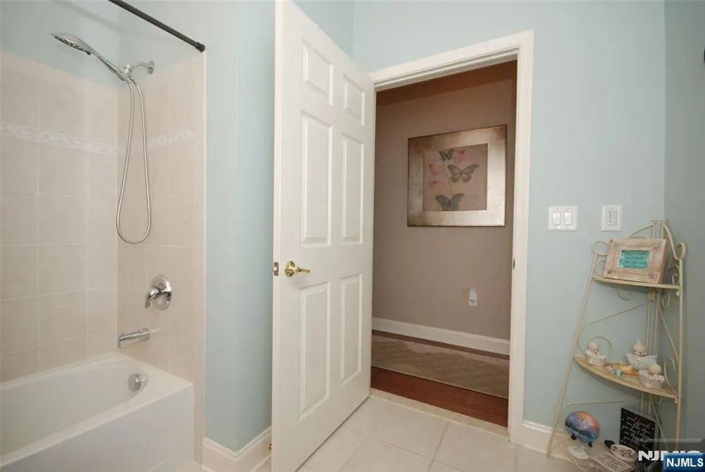 4 QUARRY Drive B3 Woodland Park, NJ 07424
