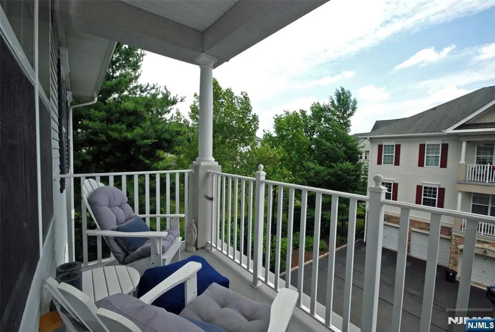 4 QUARRY Drive B3 Woodland Park, NJ 07424