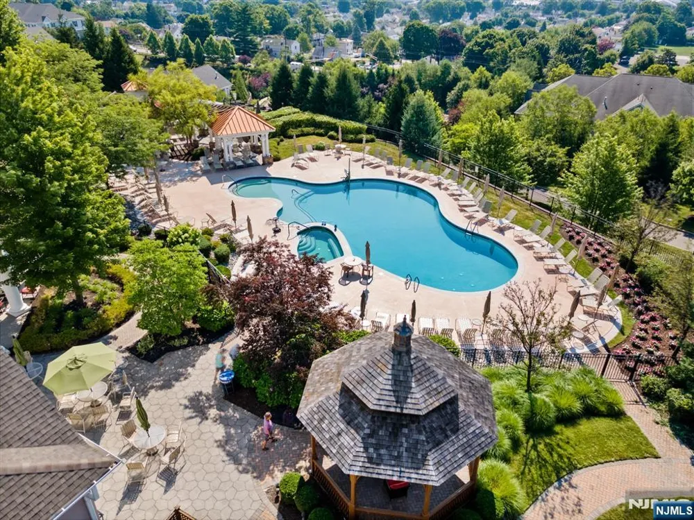 4 QUARRY Drive B3 Woodland Park, NJ 07424