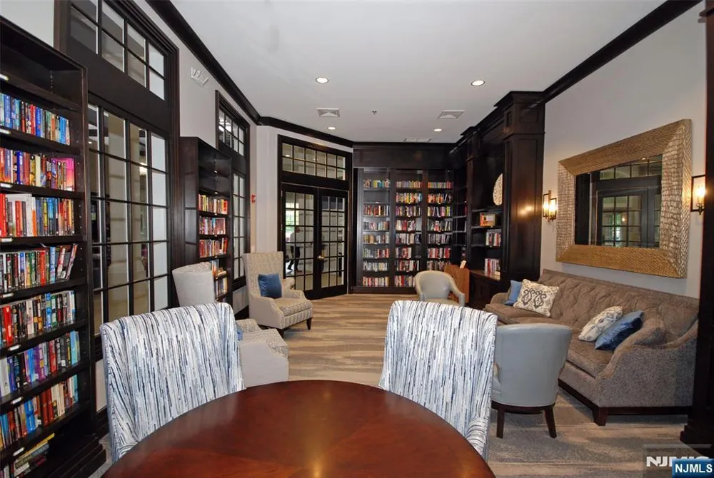 4 QUARRY Drive B3 Woodland Park, NJ 07424