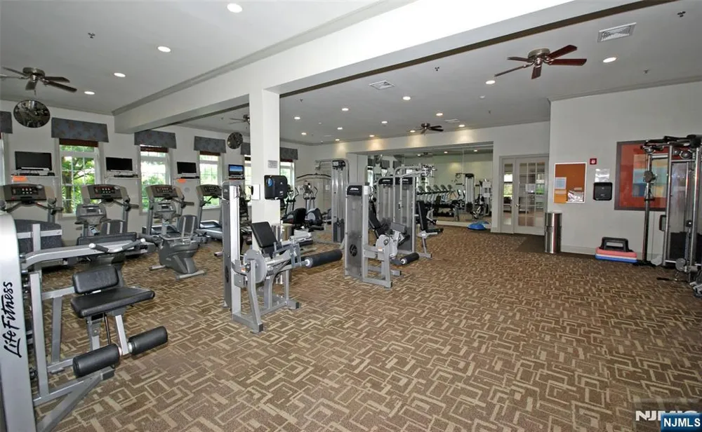 4 QUARRY Drive B3 Woodland Park, NJ 07424