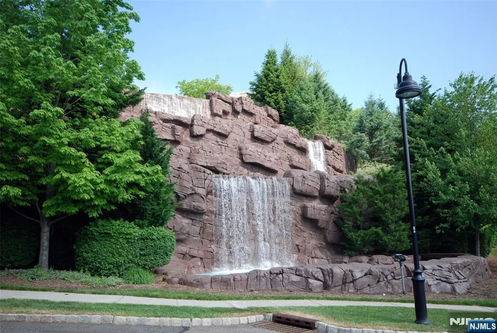 4 QUARRY Drive B3 Woodland Park, NJ 07424