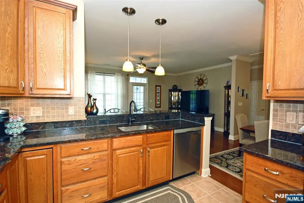 4 QUARRY Drive B3 Woodland Park, NJ 07424