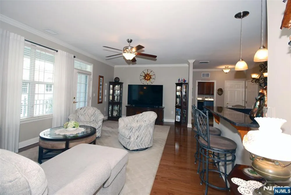 4 QUARRY Drive B3 Woodland Park, NJ 07424