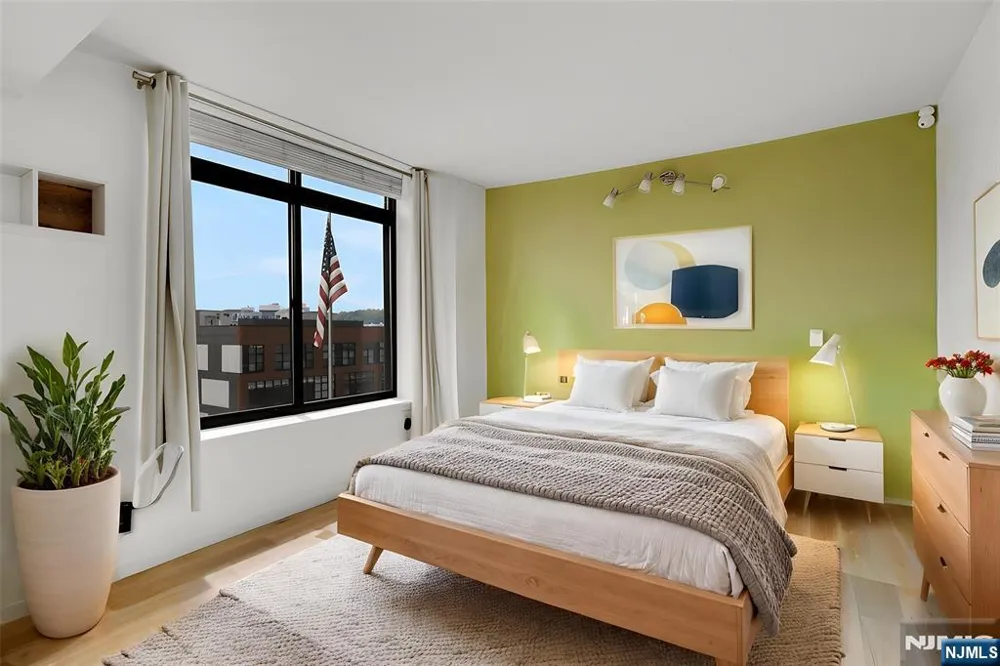 700 1st Street 6H Hoboken, NJ 07030