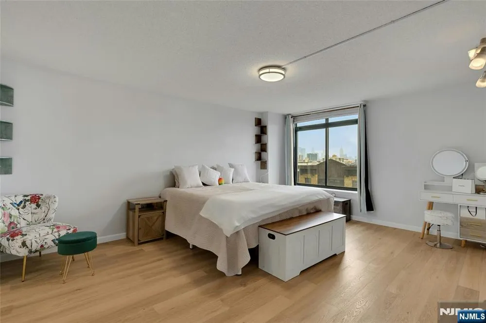 700 1st Street 6H Hoboken, NJ 07030