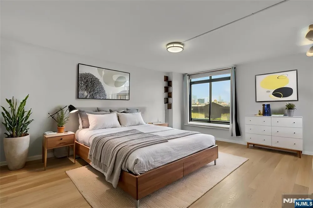 700 1st Street 6H Hoboken, NJ 07030