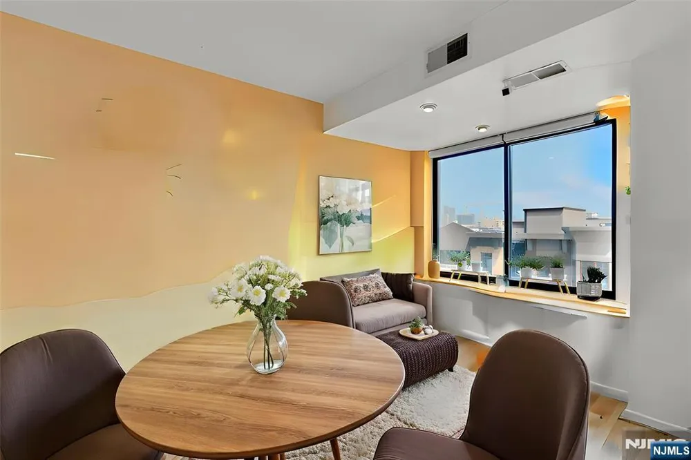 700 1st Street 6H Hoboken, NJ 07030
