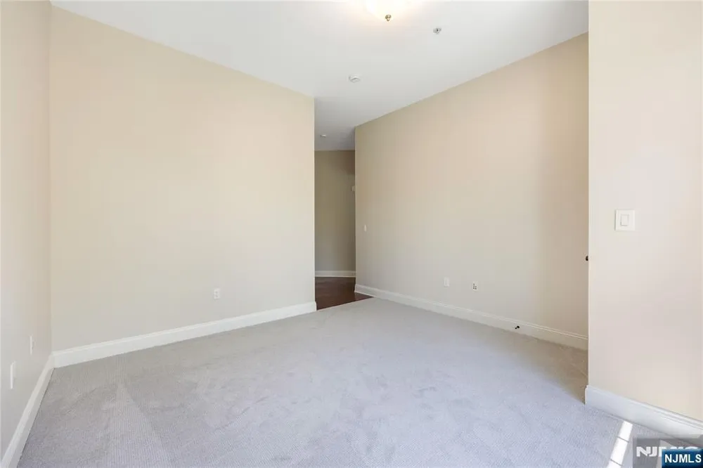 1310 The Plaza 1310 Tenafly, NJ 07670