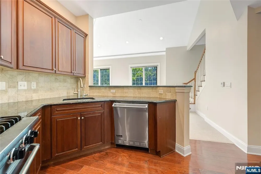 1310 The Plaza 1310 Tenafly, NJ 07670