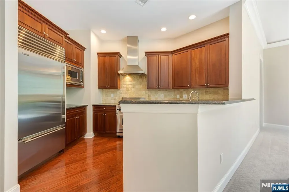 1310 The Plaza 1310 Tenafly, NJ 07670
