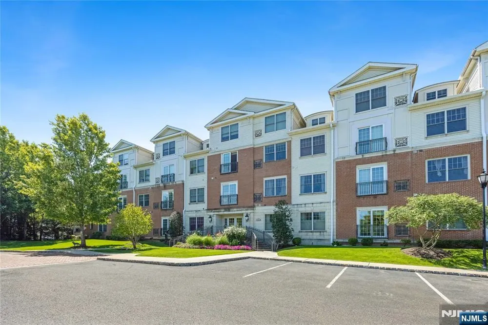 1310 The Plaza 1310 Tenafly, NJ 07670