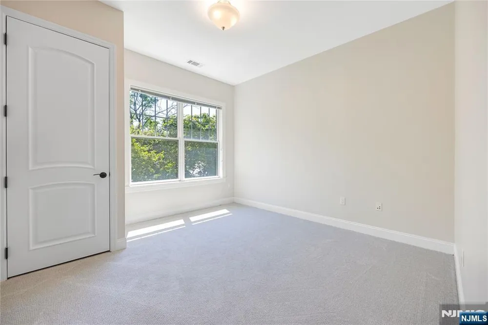 1310 The Plaza 1310 Tenafly, NJ 07670
