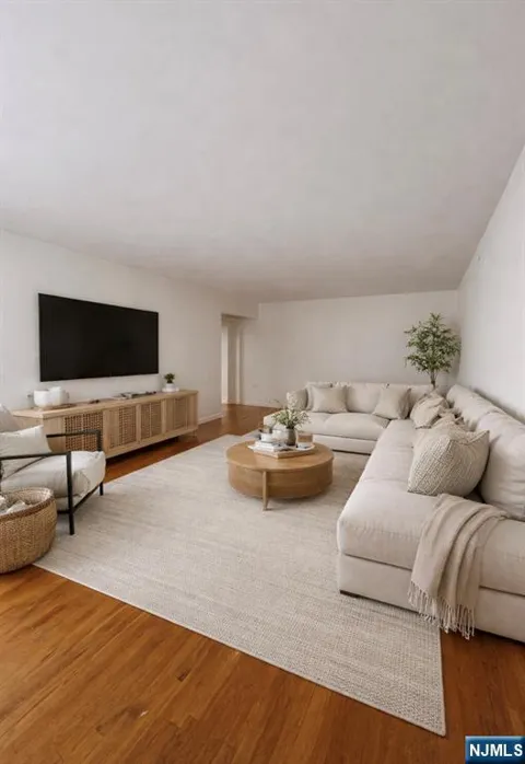 565 Grove Street F-2