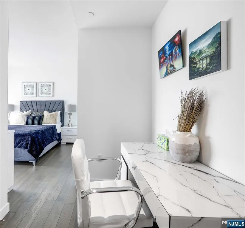 800 Ave At Port Imperial 910 Weehawken, NJ 07086
