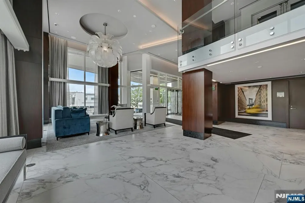 800 Ave At Port Imperial 910 Weehawken, NJ 07086