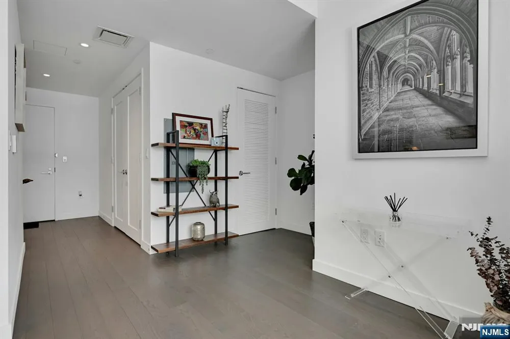 800 Ave At Port Imperial 910 Weehawken, NJ 07086