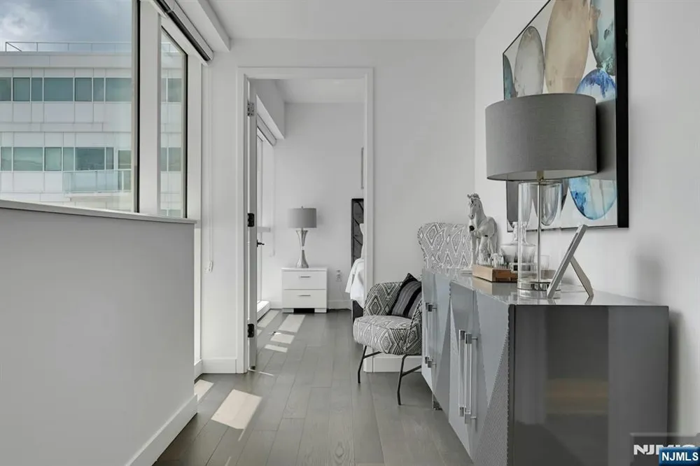 800 Ave At Port Imperial 910 Weehawken, NJ 07086