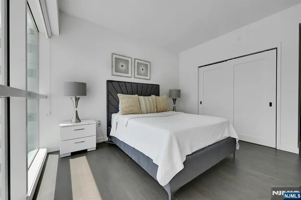 800 Ave At Port Imperial 910 Weehawken, NJ 07086