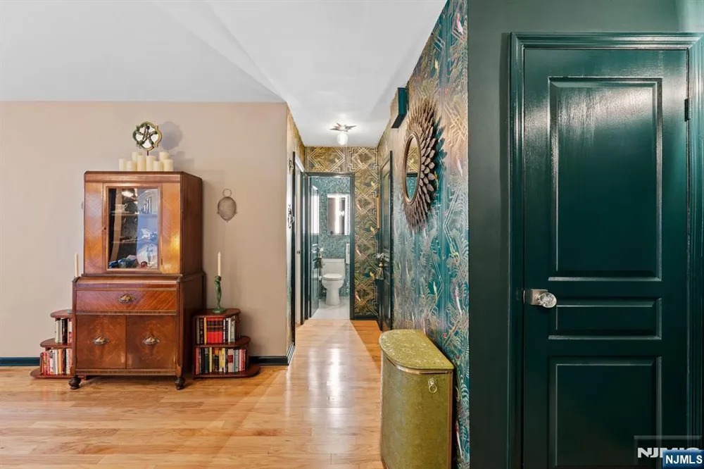 6040 Boulevard East MA West New York, NJ 07093