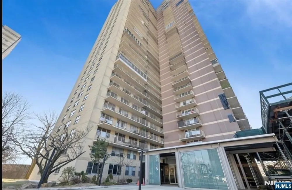 6040 Boulevard East MA West New York, NJ 07093