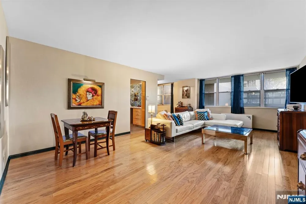 6040 Boulevard East MA West New York, NJ 07093
