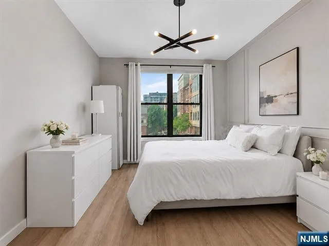 24 Ave At Port Imperial 205 West New York, NJ 07093