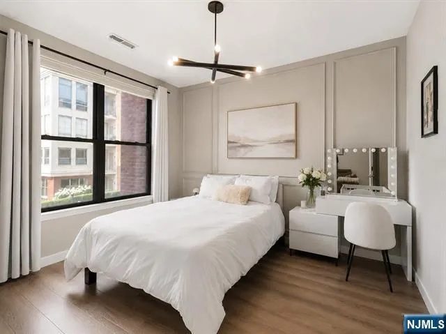 24 Ave At Port Imperial 205 West New York, NJ 07093