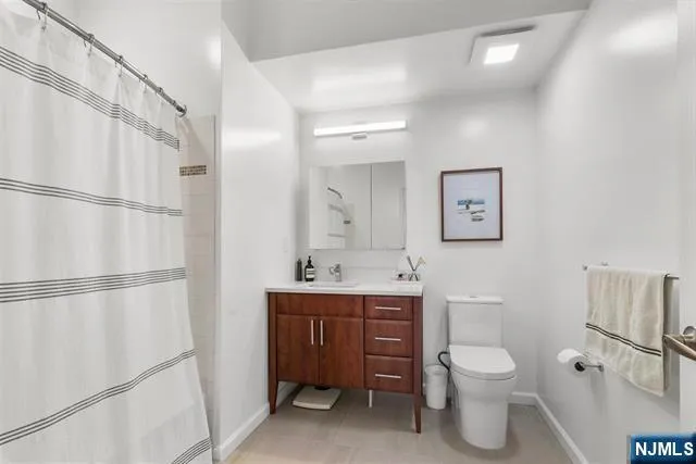 24 Ave At Port Imperial 205 West New York, NJ 07093