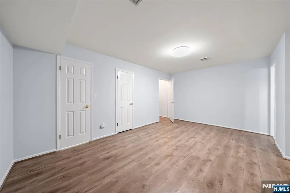 531 Windsor Drive Palisades Park, NJ 07650
