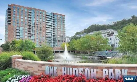 1026 Hudson Park 1026