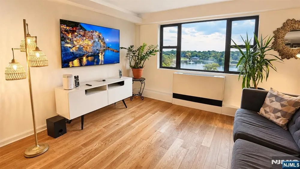 8800 Boulevard East 8M North Bergen, NJ 07047
