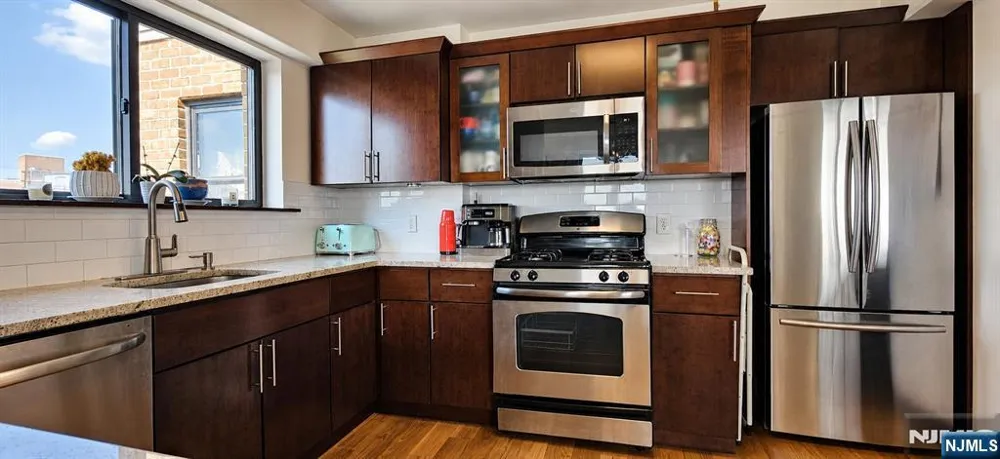 8800 Boulevard East 8M North Bergen, NJ 07047