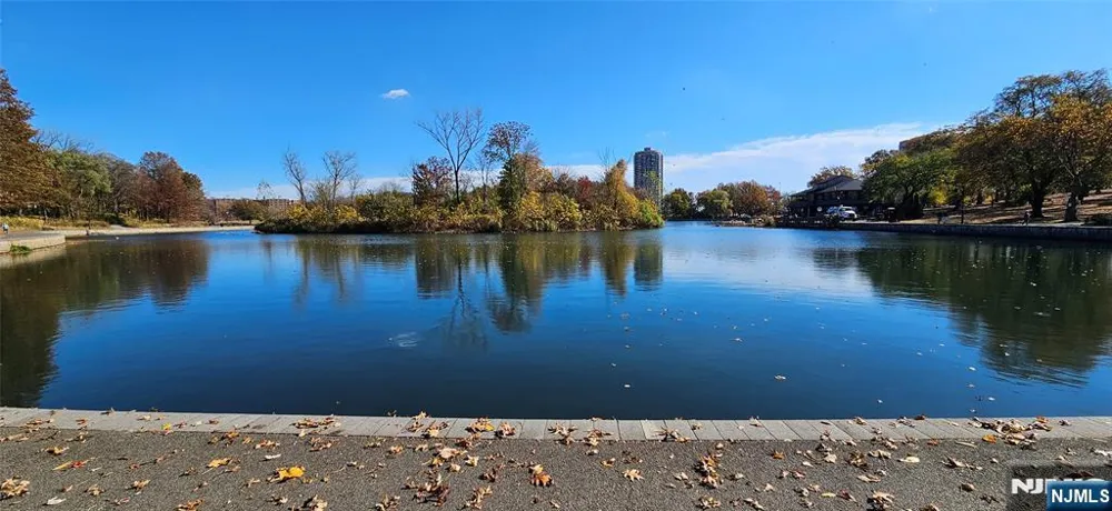 8800 Boulevard East 8M North Bergen, NJ 07047
