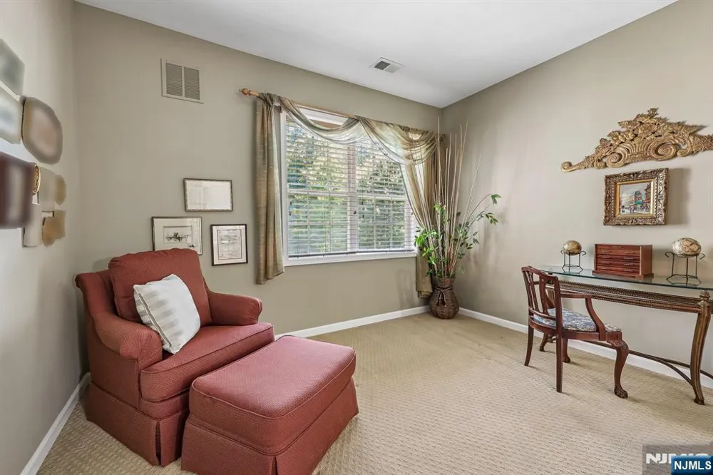 7111 Warrens Way Wanaque, NJ 07465