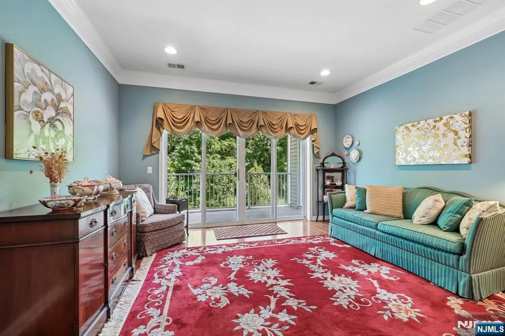7111 Warrens Way Wanaque, NJ 07465