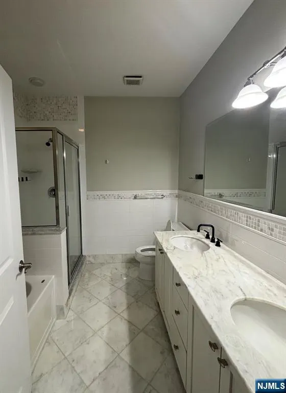 200 Laird Avenue 107 Cliffside Park, NJ 07010