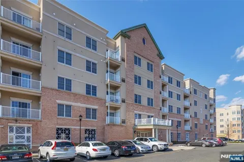 3203 Windsor Park Court 203