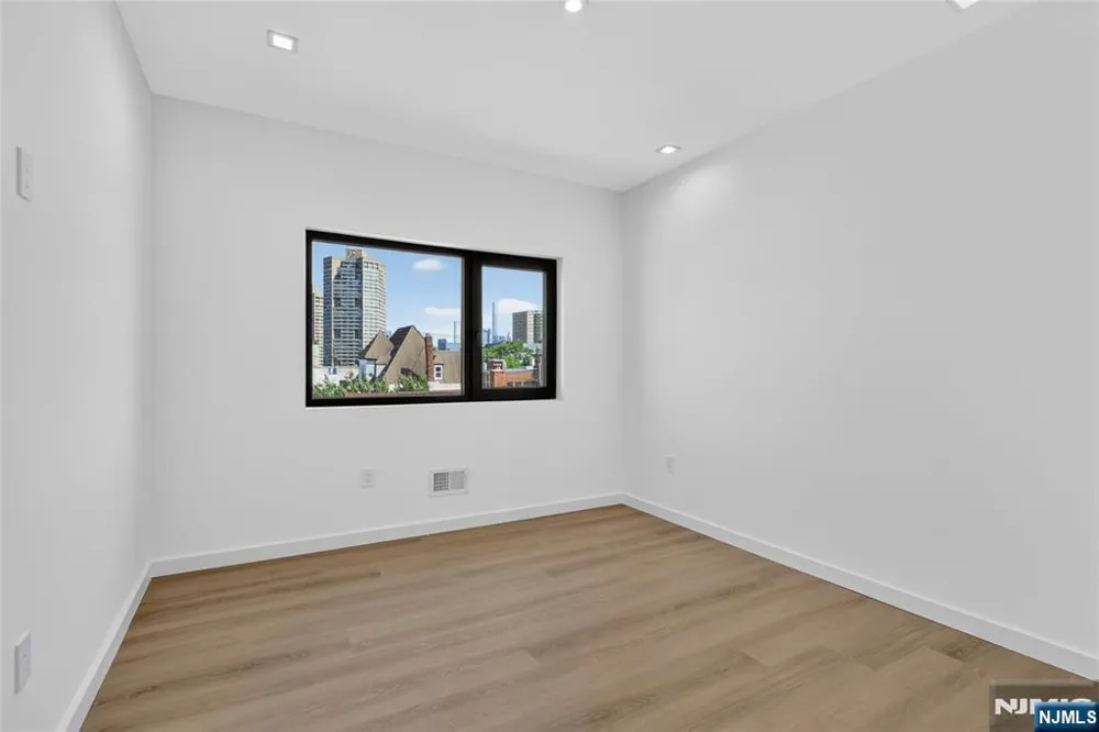 114 69th Street 3 Guttenberg, NJ 07093