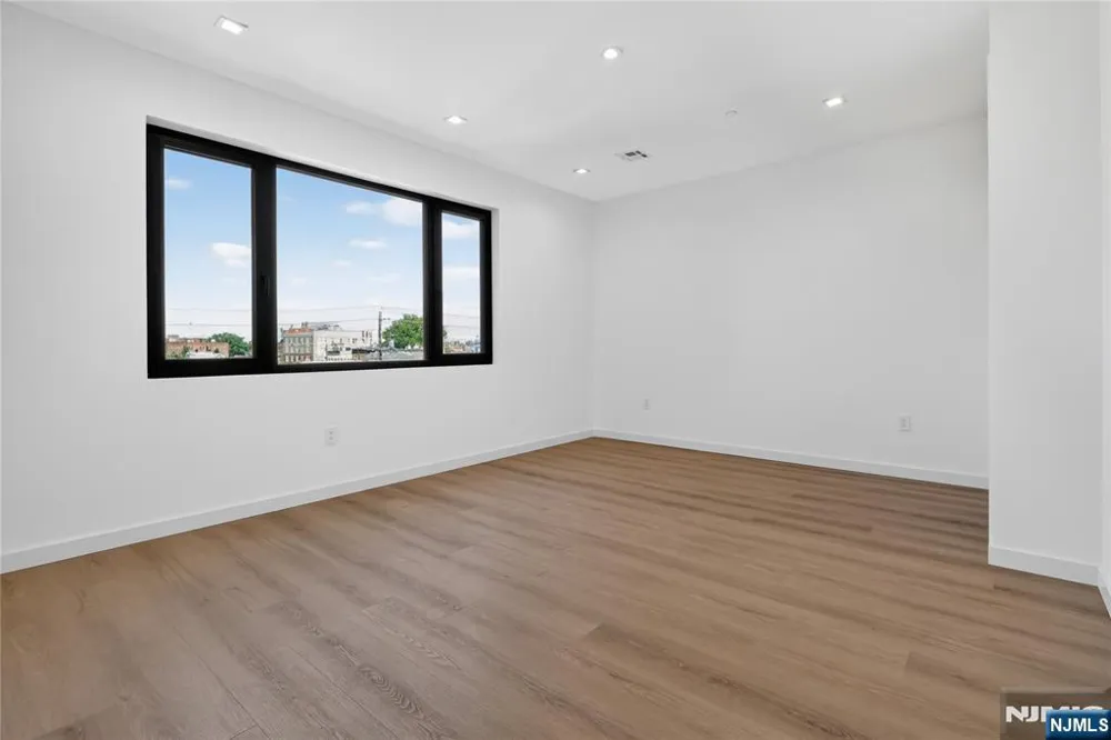 114 69th Street 3 Guttenberg, NJ 07093